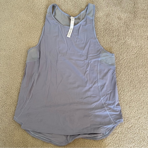 Lululemon tank top with cute mesh details, size 6 - Picture 1 of 5